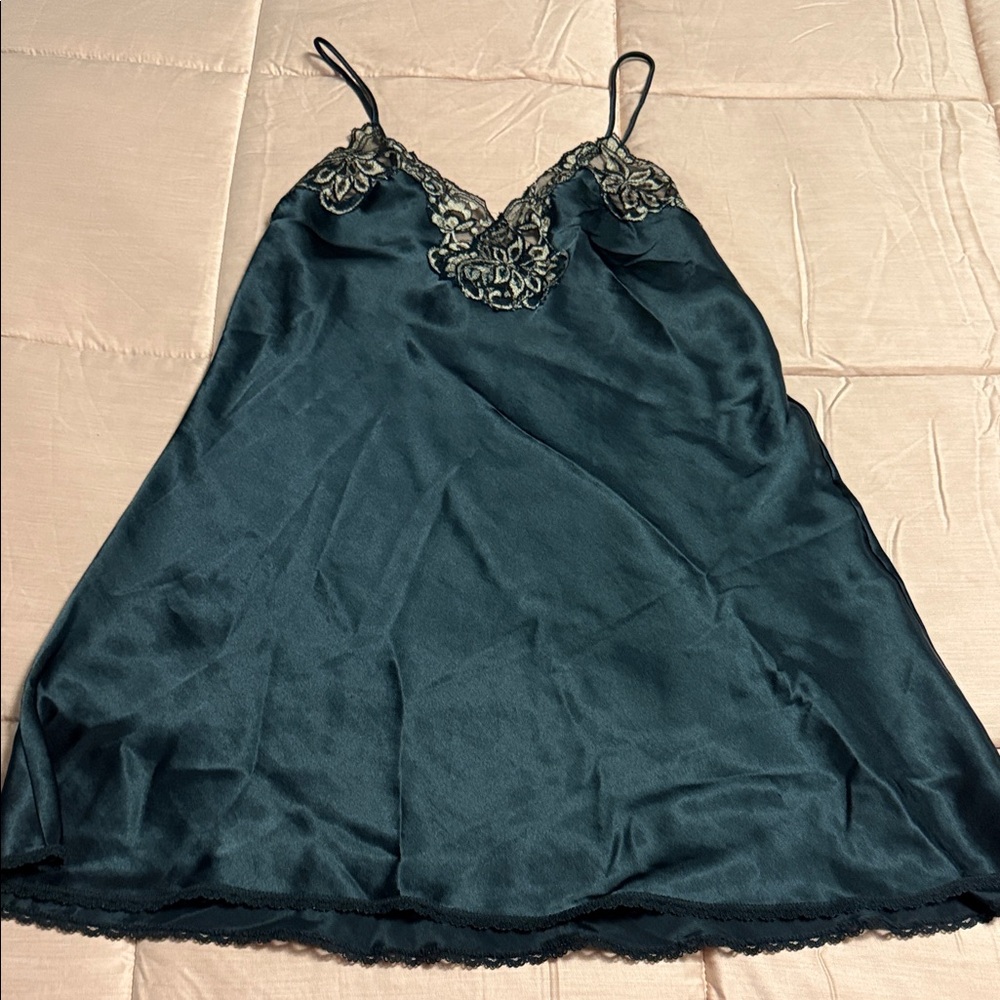 Lucie Ann Black Satin Slip Dress Possibly size Large